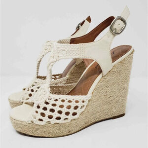 Lucky brand size 8 rilo macrame crochet wedge heels in great condition